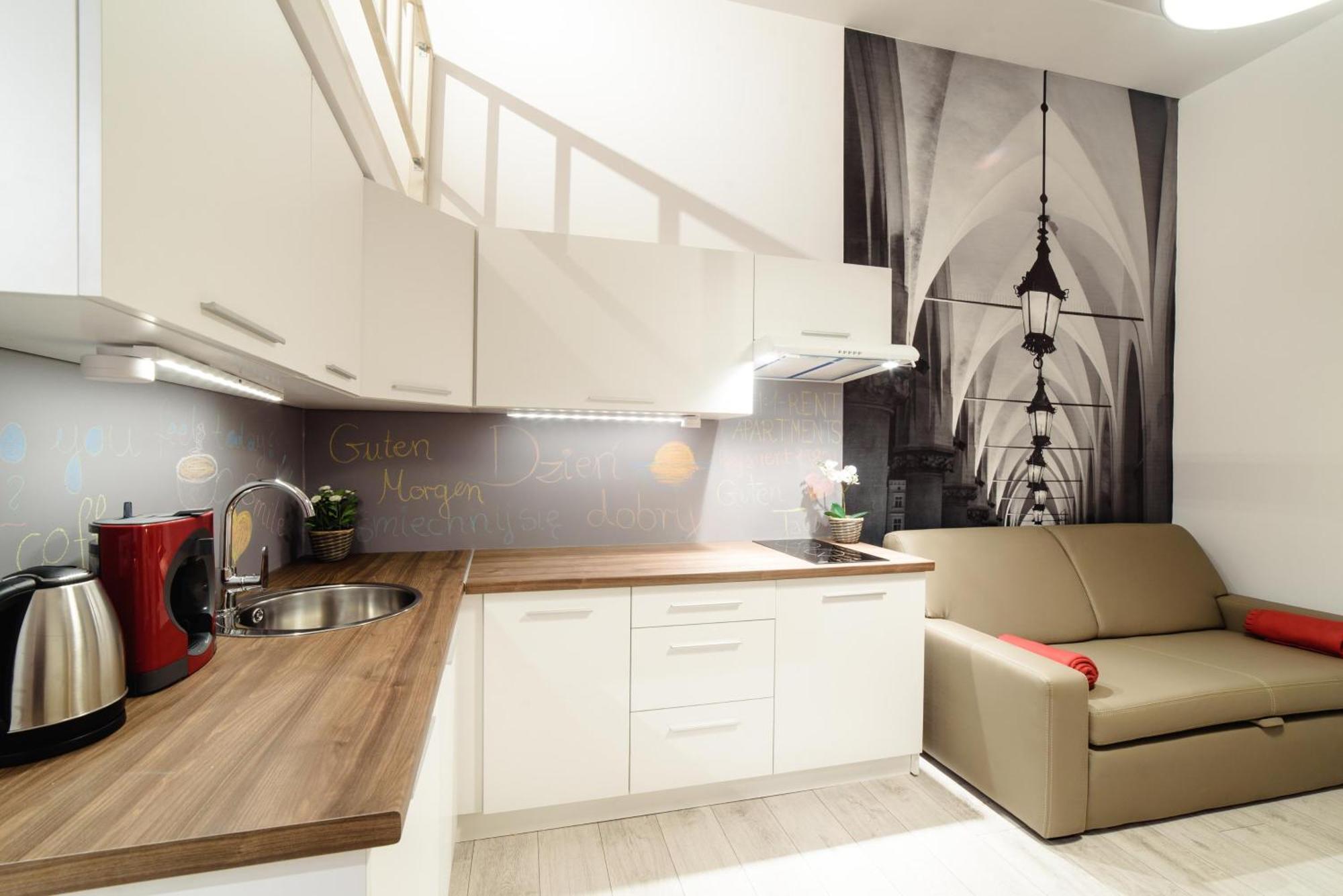 2 Nights Apartments - Great Location, Right Next To Main Rail And Bus Station, 10 Min To Main Square By Foot Краків Екстер'єр фото