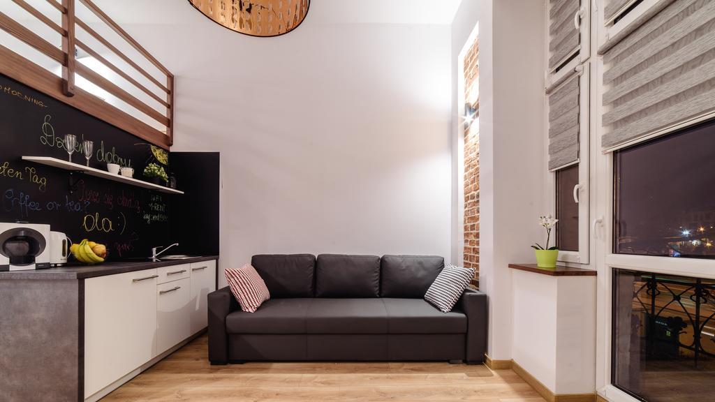 2 Nights Apartments - Great Location, Right Next To Main Rail And Bus Station, 10 Min To Main Square By Foot Краків Екстер'єр фото