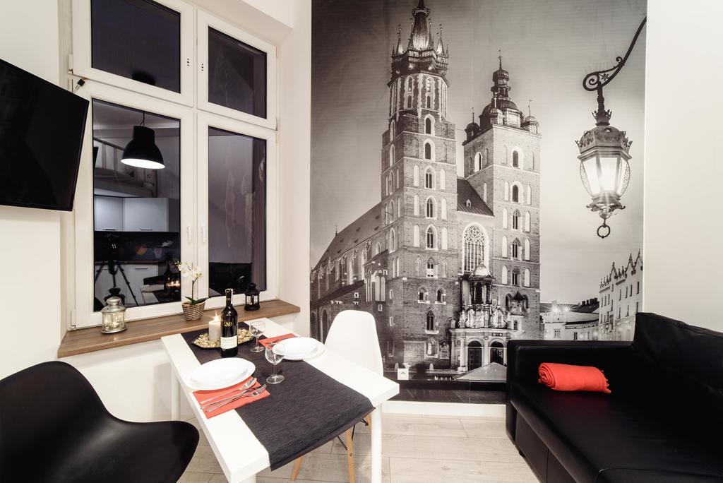 2 Nights Apartments - Great Location, Right Next To Main Rail And Bus Station, 10 Min To Main Square By Foot Краків Екстер'єр фото